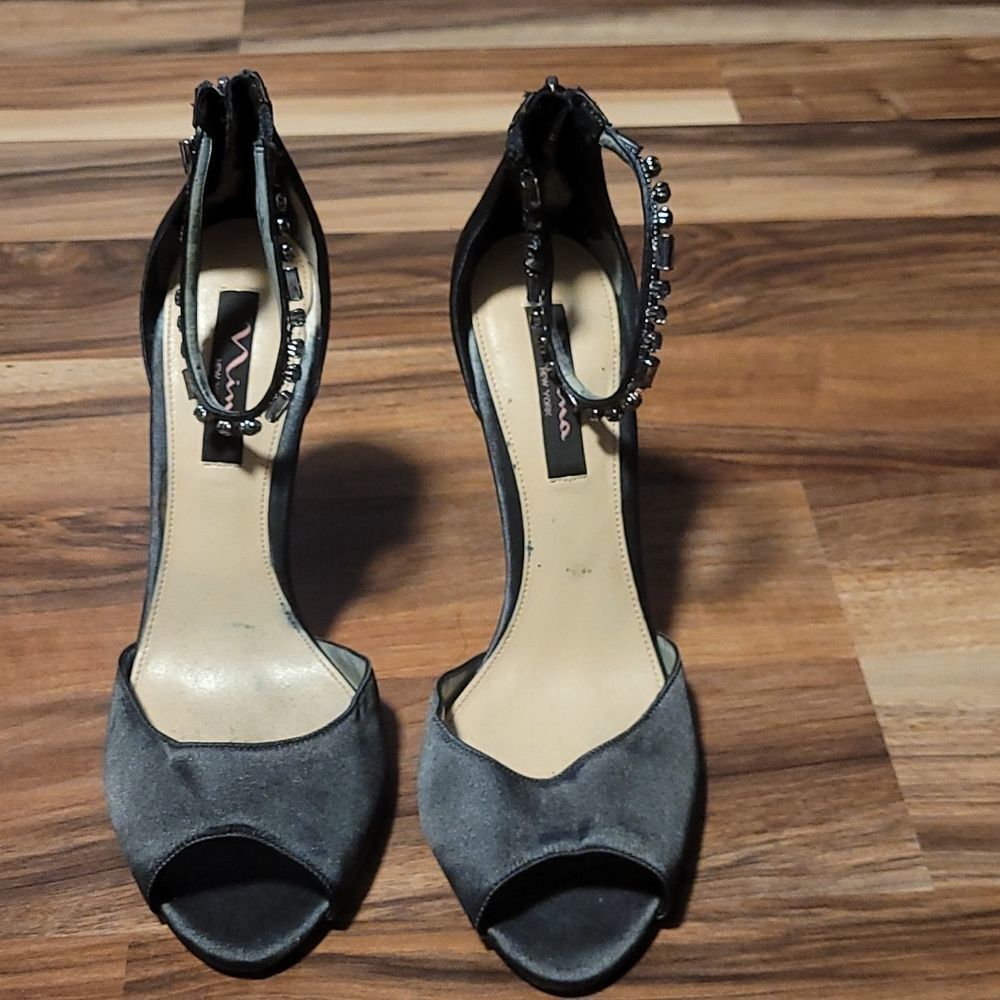 Classy black/grey pumps